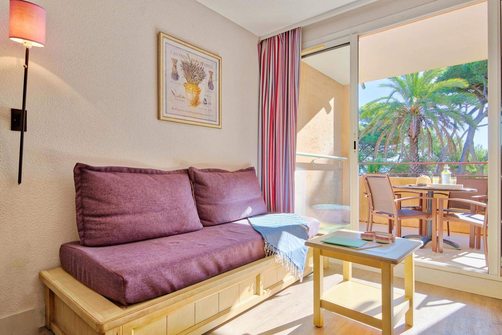 Residence Pierre & Vacances La Pinede Йер Экстерьер фото